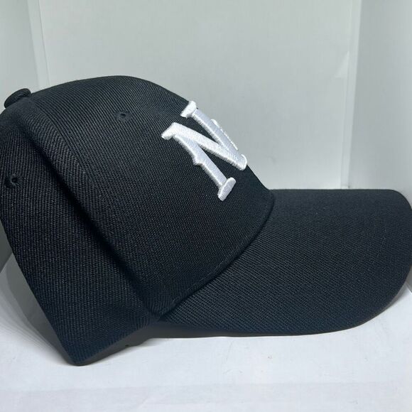 🧢 Black Baseball Cap with White “NY” Embroidery – Adjustable 🧢 - Picture 3 of 5